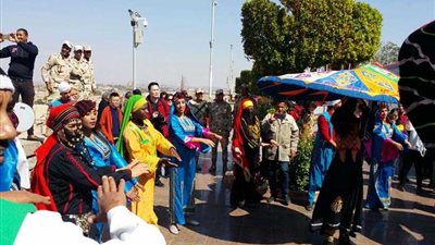 بالصور.. فرق مهرجان أسوان تتفقد معالم المحافظة