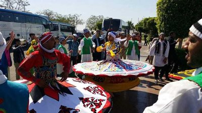 زيارات وعروض فرق مهرجان أسوان بالأماكن السياحية (صور