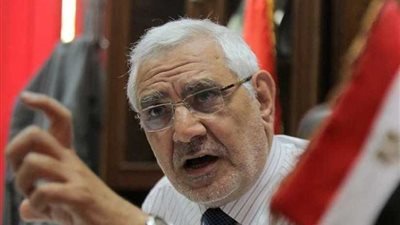 سياسيون يطالبون بحل الأحزاب الدينية