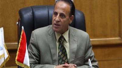 سالم يؤكد وصول قطار أسيوط.. وينفي تعطل حركة القطارات