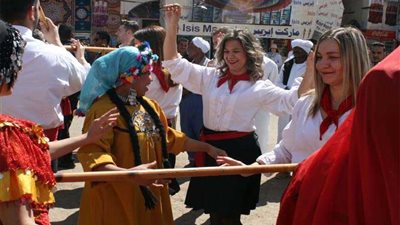 فرقة اليونان ترقص على مزمار الأقصر بمهرجان أسوان