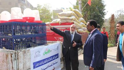 تسليم عقود 50 مشروعاً لتربية الطيور والماشية على الأسر المعيلة بالفيوم