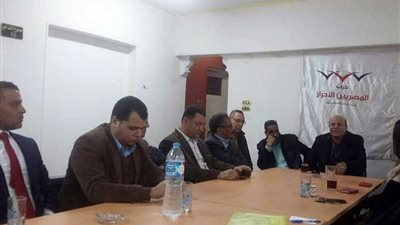 المصريين الأحرار بأسيوط يناقش كيفية توعية المواطنين بخطورة الأفكار الإرهابية