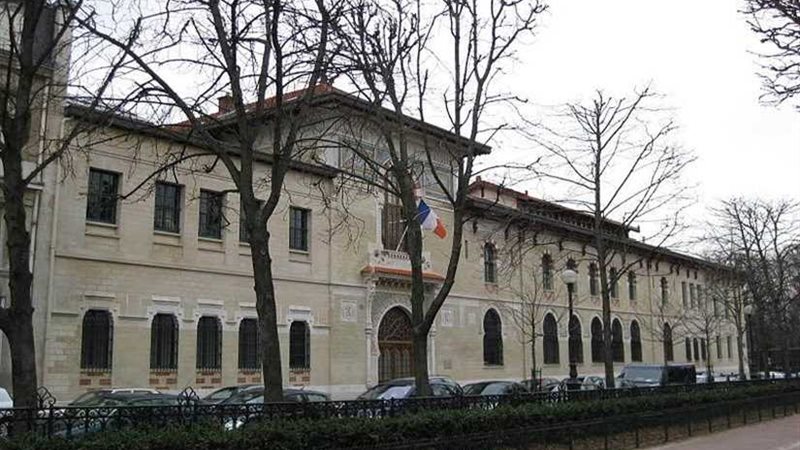 المدرسة الفرنسية