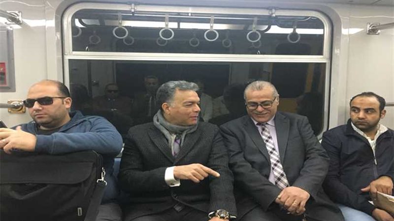 وزير النقل يطمئن