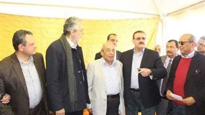 النبراوي وضاحي يتعانقان: 