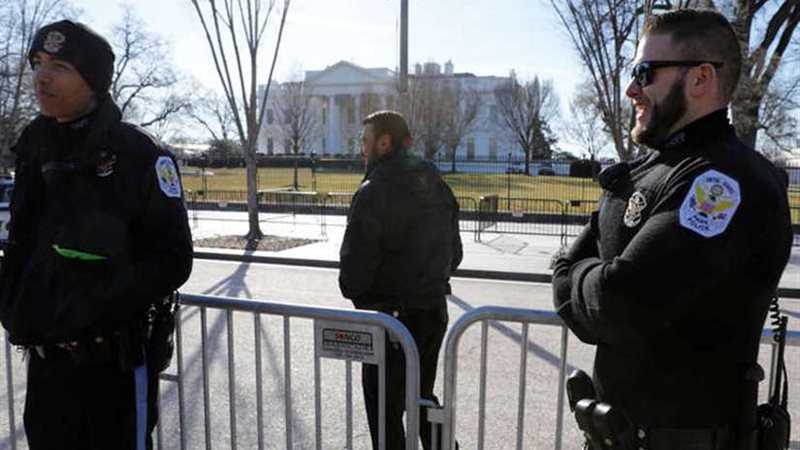 إخلاء مبنى قرب البيت