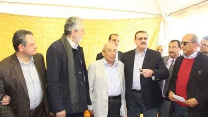 النبراوي وضاحي يتعانقان: