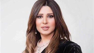 نجوم الفن مع آلاء لاشين في 