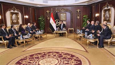 وزير الداخلية يستقبل 