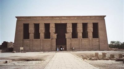 مدير معبد دندرة: 