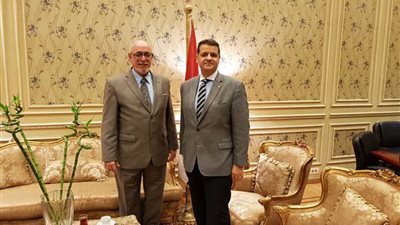 رئيس لجنة العلاقات الخارجية بـ