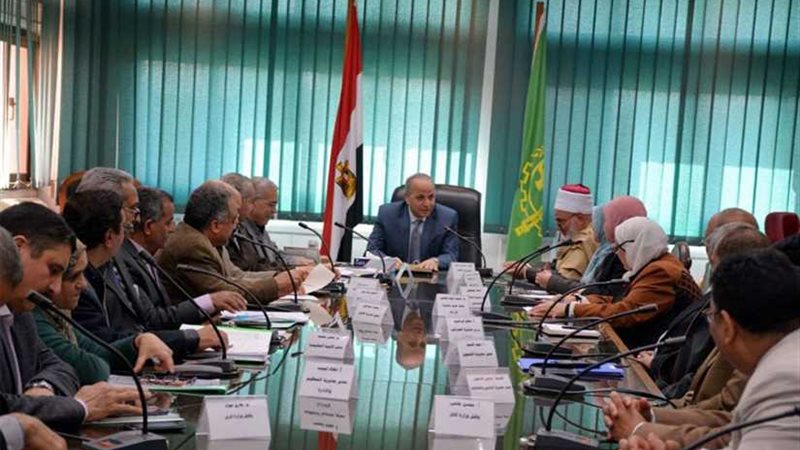 محافظ القليوبية يبحث