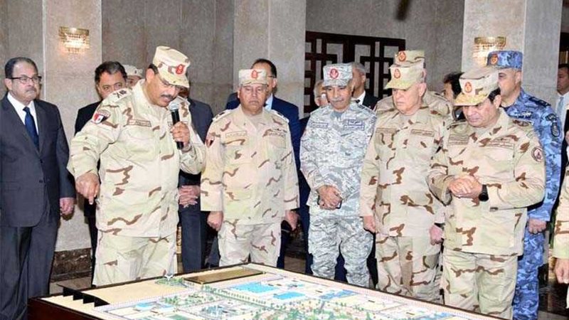 السيسي بالزي العسكري