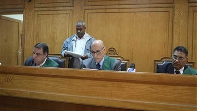 سلفي البساتين أمام