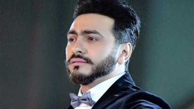 تامر حسني يعاتب الإعلام المصري(فيديو)