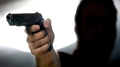 صعيدي يقتحم مدرسة بالسلاح ليعيد زوجته