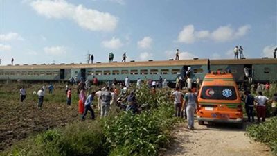 30 سيارة اسعاف لنقل مصابى حادث قطار البحيرة