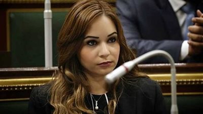 برلمانية تطالب بإشراف الجيش على السكة الحديد