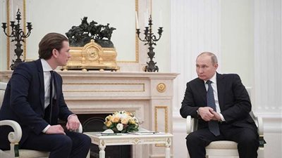 بوتين: الوضع في سوريا معقد والتسوية مرتبطة بالأطراف المتحاربة