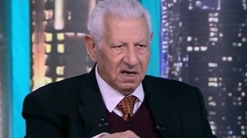 مكرم محمد أحمد :