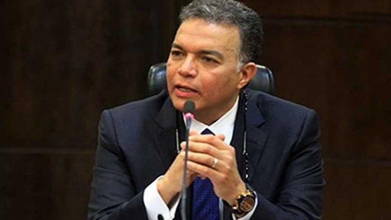 عرفات يشكل لجنة فنية