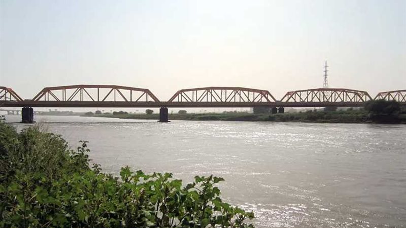 وفاة بطل السباحة