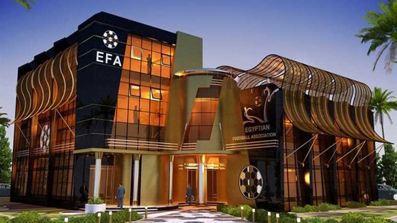 حكام مباريات الخميس