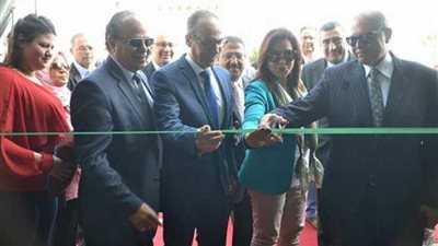 بالصور.. الحاج وعبده ومجاهد يفتتحون معرض زايد للكتاب