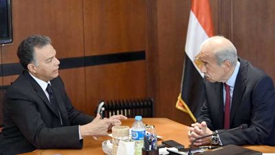 رئيس الوزراء يوجه بمراجعة إجراءات الأمان على خطوط السكك الحديدية