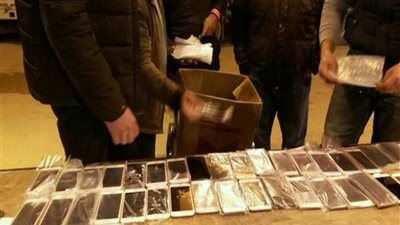 جمارك السلوم تحبط محاولة تهريب أدوية وهواتف محمولة