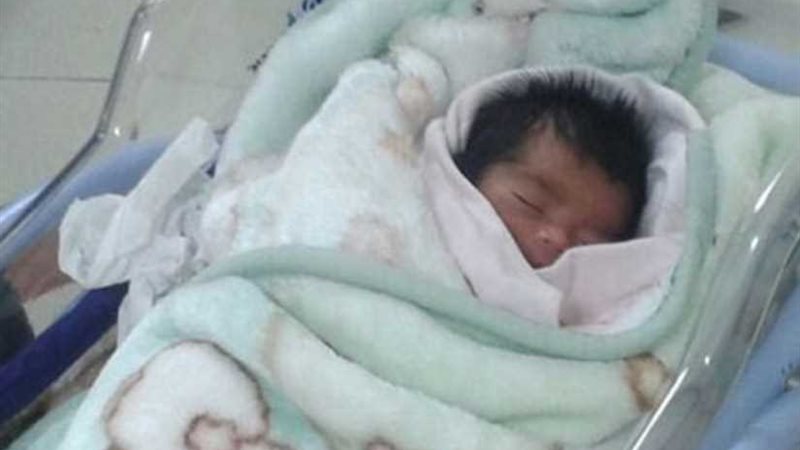 العثور على طفل لقيط