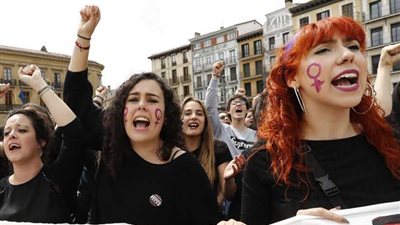 مظاهرات حاشدة في إسبانيا ضد تبرئة 5 مغتصبين