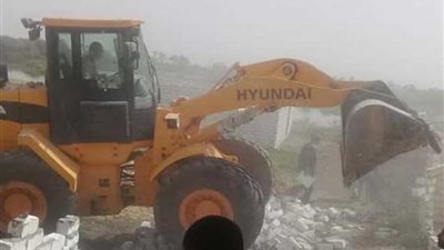 إزالة 67 حالة تعدٍ على أراضٍ زراعية وأملاك دولة بديروط والفتح