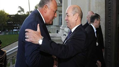 شكري ونظيره الفرنسي يؤكدان عمق العلاقات