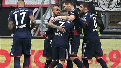 بايرن ميونيخ يفوز على آينتراخت فرانكفورت 4-1