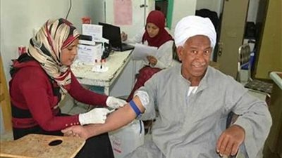 توقيع الكشف الطبي على 1900 مريض وصرف الأدوية مجانًا في ديروط