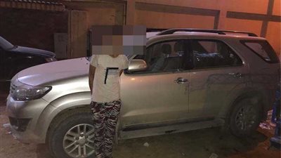 حارس عقار يسرق سيارة ربة منزل في البساتين