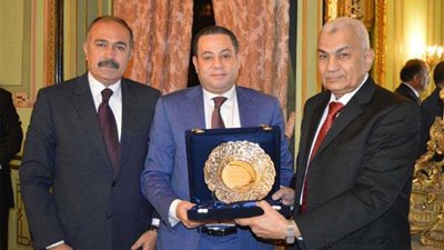 تكريم مجلس الإدارة السابق للشركة القابضة للأدوية