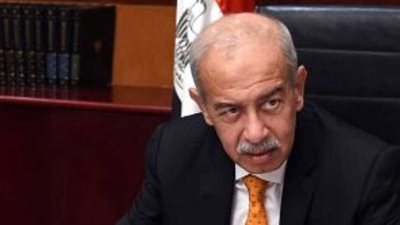 رئيس الوزراء يتابع مع المحافظين الموقف الحالي للأحوال المناخية