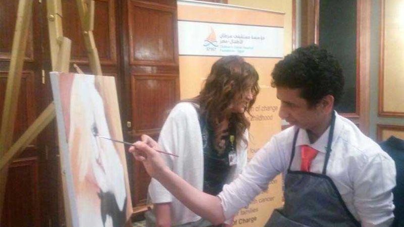 مصريون وعرب يشاركون