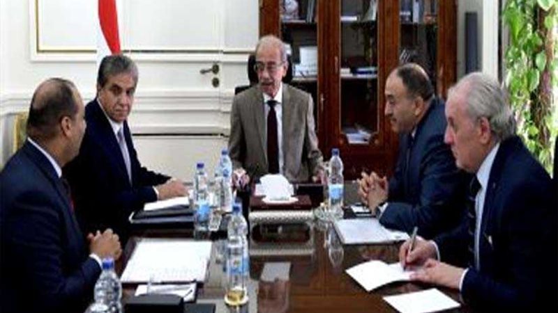 رئيس الوزراء يتابع