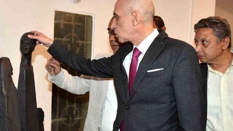 سرور يفتتح متحف الفنان