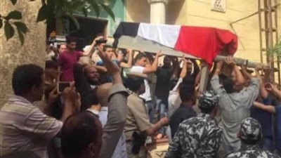 تشييع جثمان شهيد الشرطة بمسقط رأسه في السنطة