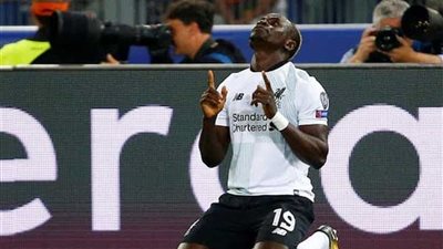 ليفربول يتقدم على روما بأقدام «ماني» في الشوط الأول