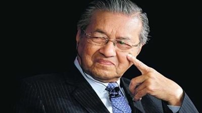 عراب الإخوان يخالف وصية والدته