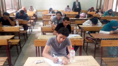 بدء الامتحانات التجريبية لطلاب الثانوية العامة بالجيزة