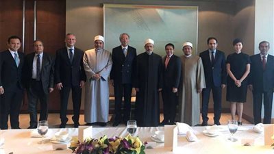 نائب رئيس وزراء سنغافورة يقيم مأدبة غداء ترحيبا بالإمام الأكبر