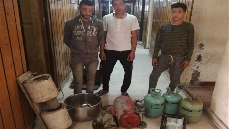 ضبط 3 عاطلين سرقوا