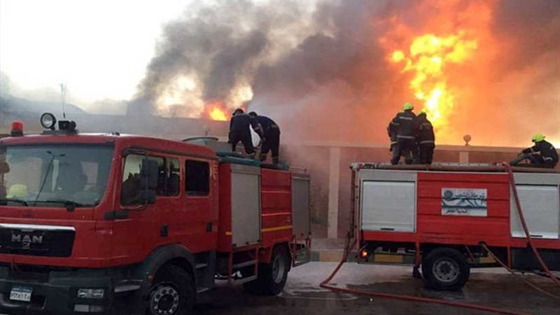 8 سيارات إطفاء للسيطرة